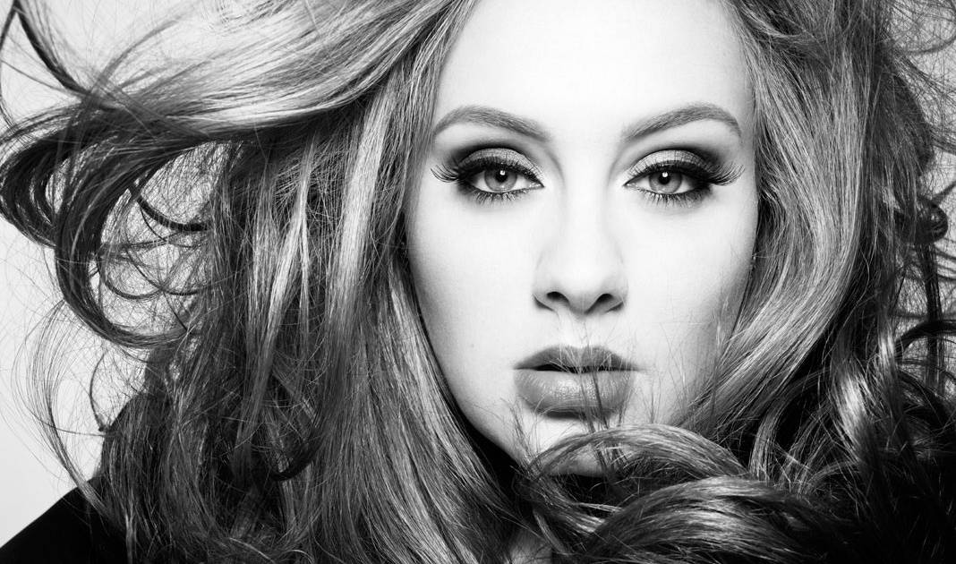 Ecco Come Applicare l’eyeliner come Adele