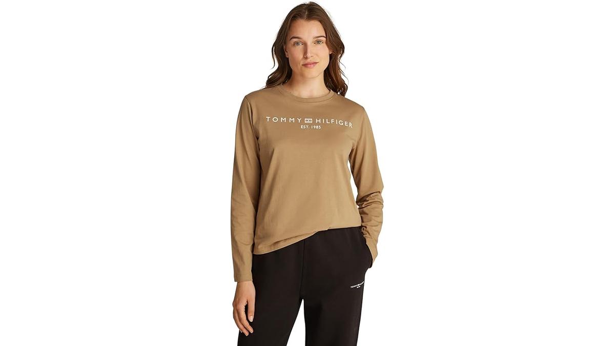 Scopri la Maglietta Maniche Lunghe Tommy Hilfiger!