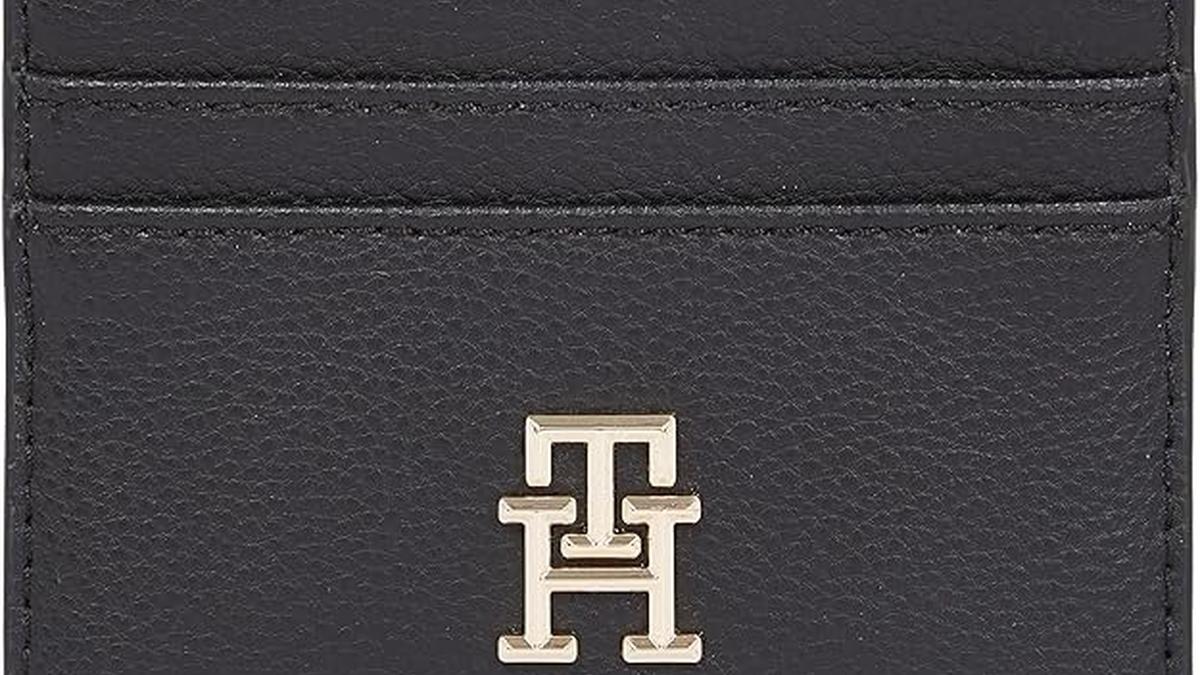 Porta Carte di Credito Tommy Hilfiger: lo shopping con stile Porta Carte di Credito Tommy Hilfiger