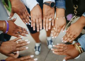 Dai capelli alle unghie: tutto ciò che le donne amano avere sempre in ordine Dai capelli alle unghie: tutto ciò che le donne amano avere sempre in ordine